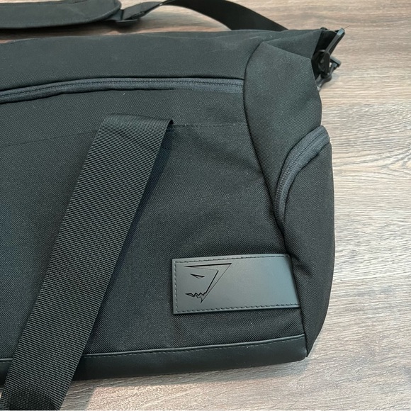 Gymshark La Mont Holdall Black Gym Luggage Bag - Picture 3 of 12